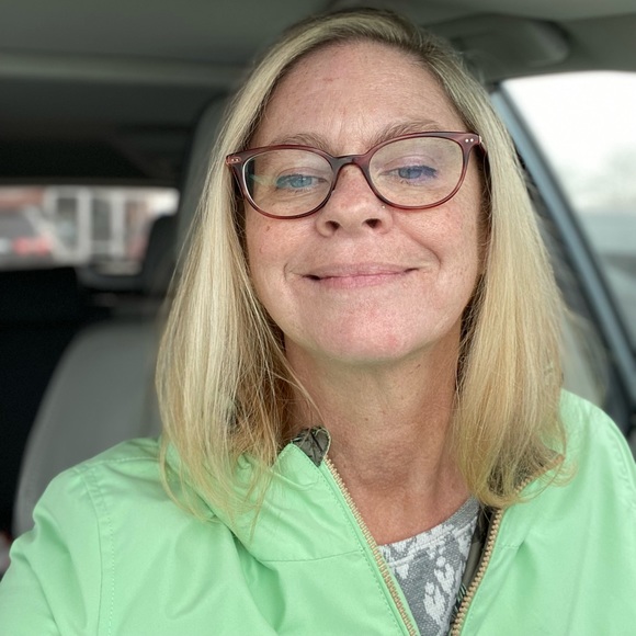 MEET YOUR POSHER! - Picture 3 of 4